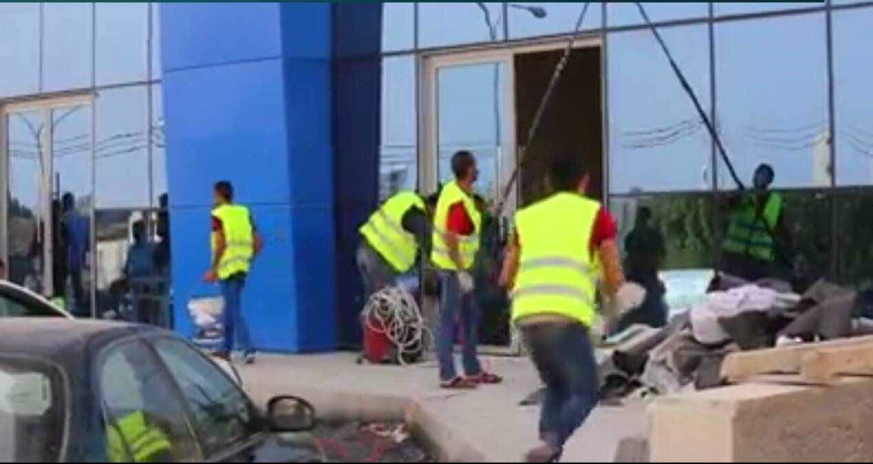 شركة ايلين لتنظيف المباني بعد الدهان وجلي و تلميع البلاط التنظيف الشامل لمنازل والفلل والقصور الشقق والمجمعات وجميع انواع القاعات التنظيف ما بعد البناء و الدهان للشقق و المطاعم و الشركات و المجمع...