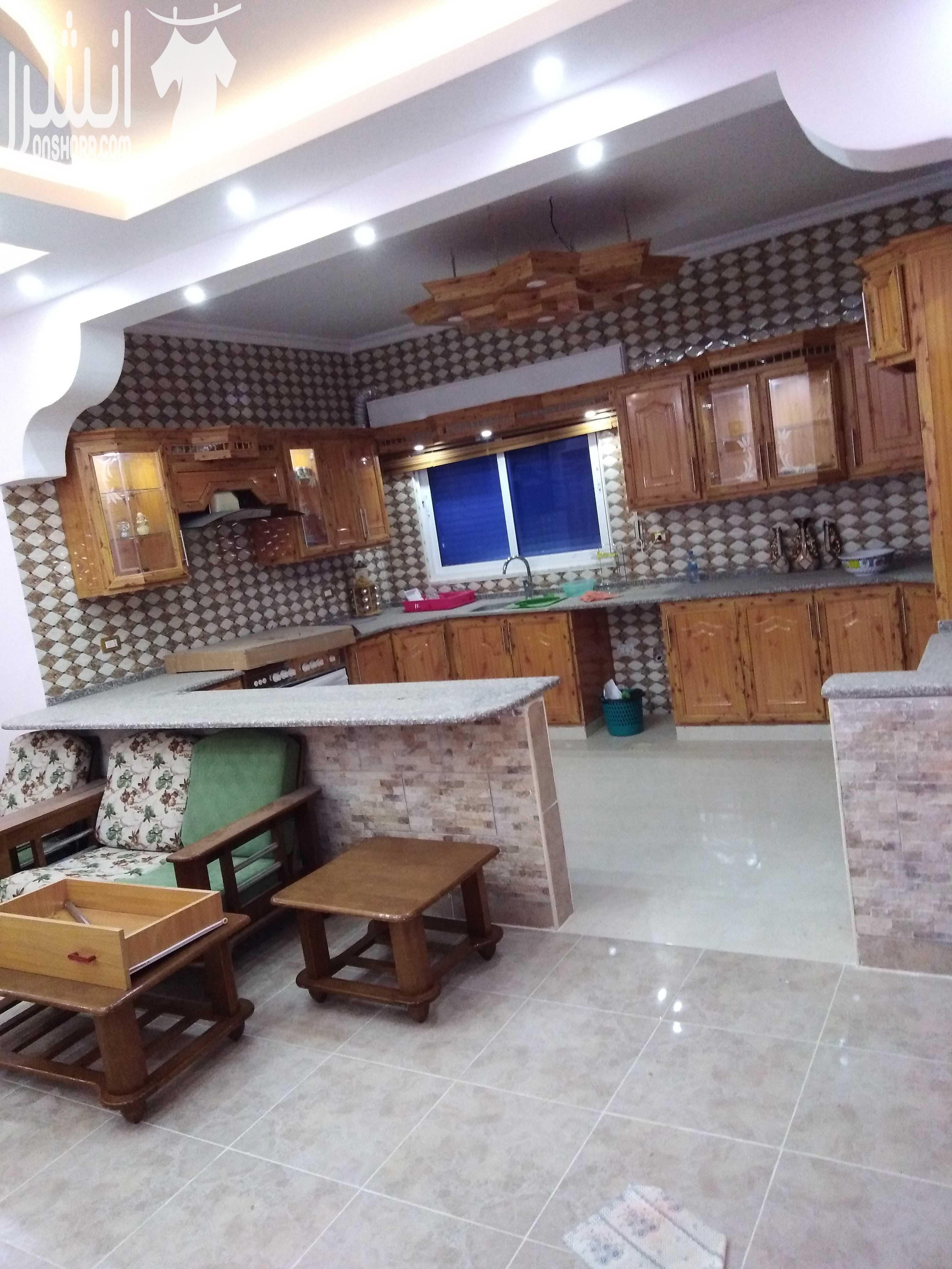عمارة طابقين للبيع على شارع واحد اربع شقق مشطبه بالكامل ومن افخر انواع التشطيبات موقع مميز كل شقه ثلاث غرف واحده ماستر وحمامين وصالون كبير ومطبخ امريكي راكب جاهز وجبسم بورد لا تحتاج الا الاثاث الموق...