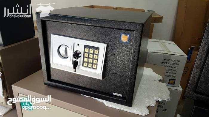 خزنات وقاصات مختلفة الاحجام حديدية ديجتال بمفتاحين ماستر وبطاريات وكفاله سنتان كامله واربع رولات بلاك لتثبيت بلحائط وبلارض واسعارنا منخفضه جداً اكثر مماتتخيلون تصنيع الماني جمرك صيني كفالة سنتان كامل...