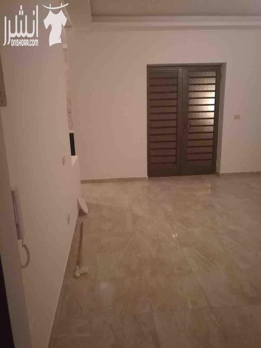 شقة للبيع في ضاحية الياسمين الجديدة 0796989360 السعر ٦٥٠٠٠ كاش قابل للتفاوض. شقة شبه أرضيه (تسوية ثانية) للبيع في ضاحية الياسمين الجديدة مساحتها (١٥٠ متر مربع ) تتكون من ٣ غرف نوم ( واحدة ماستر) ٣...