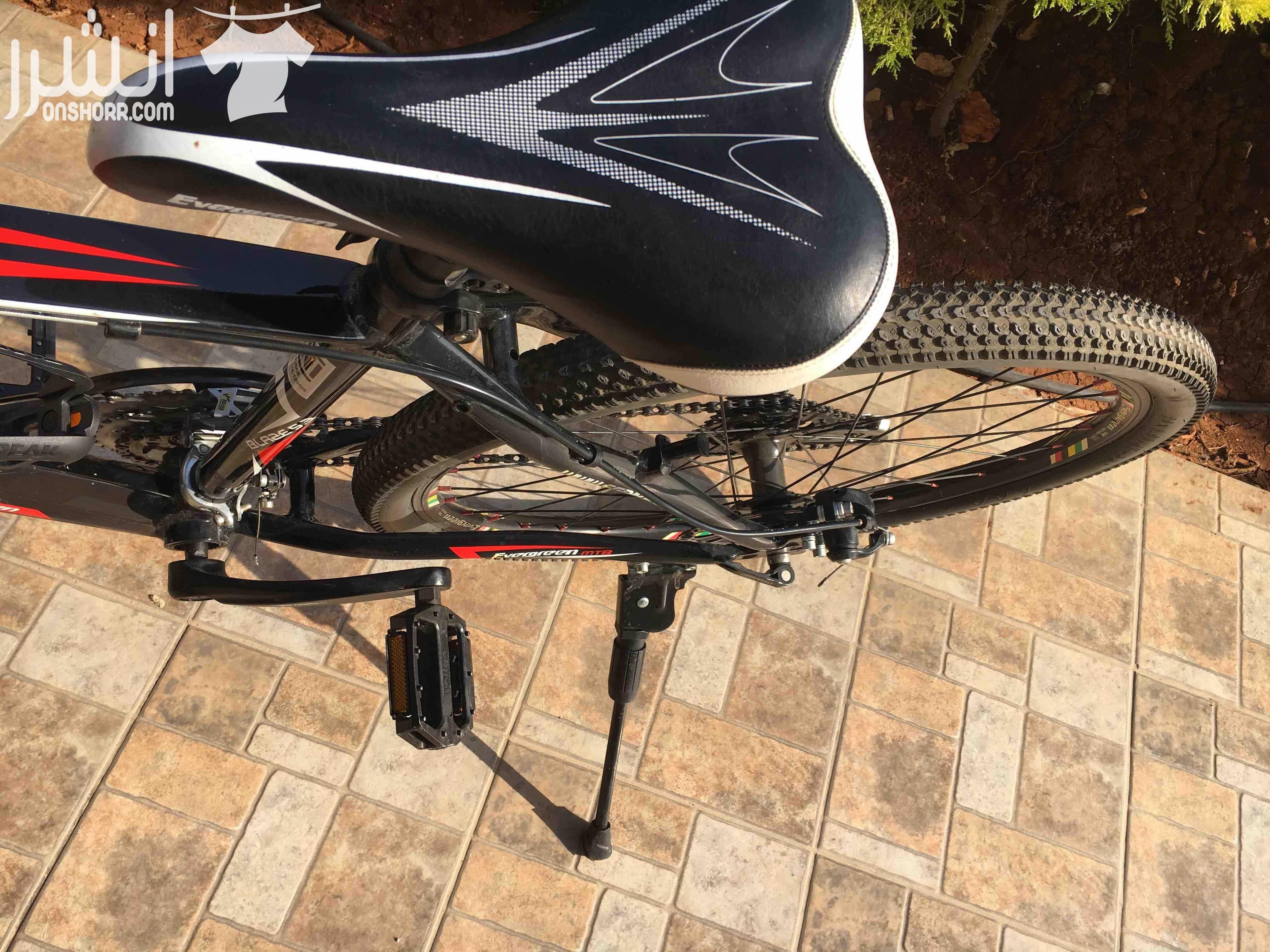 للبيع بسكليتات جبلية نوع (EVER GREEN) مستعمل بحالة ممتازة جداً جداً، غيارات نوع (shimano) 8 غيارات ، جنطاط المنيوم، كوشوك بحالة ممتازة ، صنوبرصات امامية، كرسي اسفنج *يوجد 30 بسكليت* للاستفسار:0799509...