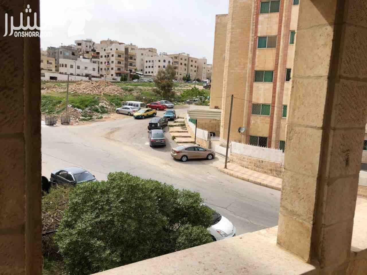 شقة للبيع الذراع الغربي خلف مدرسة ميسلون الطابق الاول مساحة ١٢٧ متر مربع تهوية ممتازة و مطلة على الشارع من جميع الجهات ٣ غرف نوم، حمامين، مطبخ واسع، صالون واسع، برندة، تأسيس تدفئة مركزية، مصعد. ال...