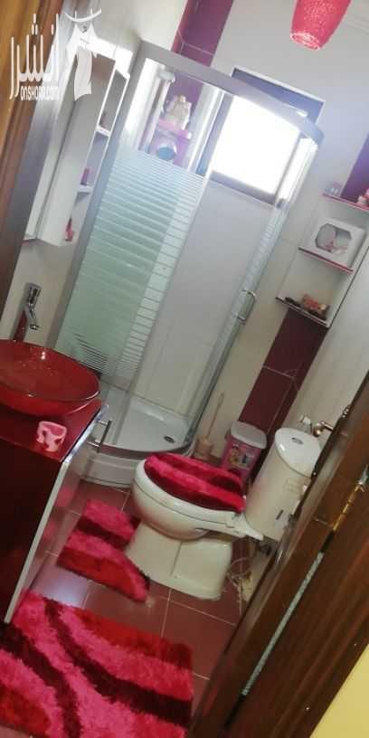شقه مميزه للبيع ياجوز الجبل الشمالي مقابل شارع 30 مساحتها 150 متر وبلكونه 3 غرف نوم وحده ماستر صالون وصاله كبار مطبخ راكب 3حمامات شاور بوكس وخزائن حمامات ومصعد راكب.. البيع بداعي السفر
البيع مع العف...