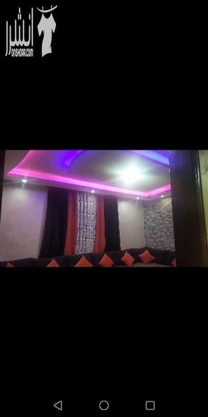 شقه للبيع ديلوكس بالتقسيط طابق ارضي مساحتها (127متر) مع ترس مساحته (90 متر)، الشقه تتكون من3غرف نوم واحد منهم ماستر وصاله صغيره وغرفة ضيوف، حمامين، (تصلح للاستثمار حضانه) مدة البناء سنه ونصف، الموقع ع...