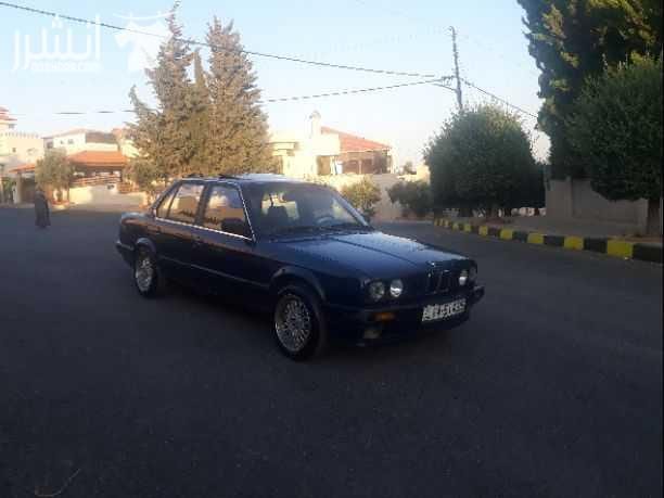 318 i موديل 89 فحص كامل بحالة ممتازة فتحة و بور و ABS وغرفة جلد جديدة جنطات BBS اصلي 15 مع كوشوك جديد صنوبرصات امامي خلفي جديد مع صيانة عامة للمحرك مسجل الشركة و انتين كهرباء مالك ثاني ترخيص سنة كاملة...