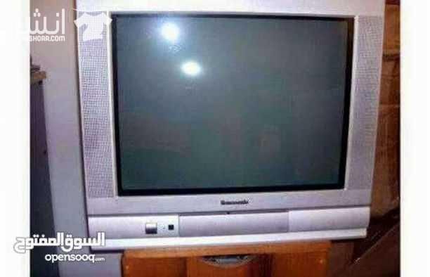 تلفزيون حجم كبير بانسونيك التلفزيون يعمل بشكل ممتاز صوره وصوت استيريو له 3 مداخل AV مدخل RF ومداخل صوره رقميه ومذخل خاص باجهزه اللاب توب نظام a.video لا ينقصه الا ريموت كونترول علما انه يعمل على الر...