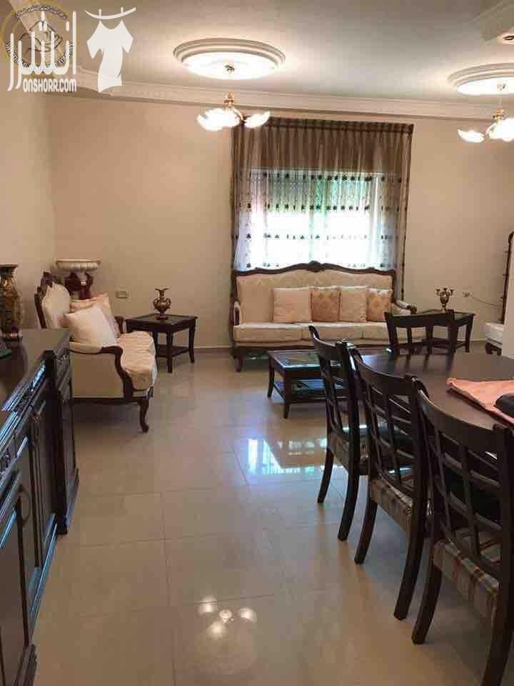 رقم الاعلان ( 9328 ) شقة مميزة للبيع في المدينة الرياضية ... ارضي معلق 160م .... صالون ... معيشة ... مطبخ بلوط .... برندا ... 3 نوم 1 ماستر 3 حمام ... تشطيب سوبر ديلوكس ... مصعد ... كراج ....