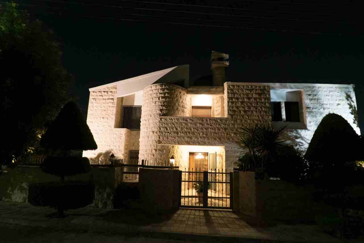 فيلا مفروشه فخمه للايجار-اليومي والاسبوعي والشهري- في عبدون
لا تنسَ أنك شاهدت هذا الإعلان في عنكبوت...