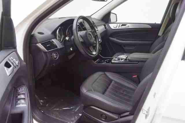 Mercedes Benz GLE 350d 4Matic 2017 model
13, 000 km
Excellet User conditions . V6 SUV . 2,987 cc . No Accident .
Fuel: - Gasoline
vehicle owners - 1
Warranty - YES.
OFFER - €25, 000
Cont...