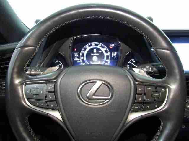 I want to sell my Neatly 2018 Lexus LS 500 Atomic Silver Good price Certified 2018 Lexus LS 500 Base Beautifully Maintained Interior Mileage: 14,686 Only. 18,000Usd 100% Excellent Condition Non smoker...