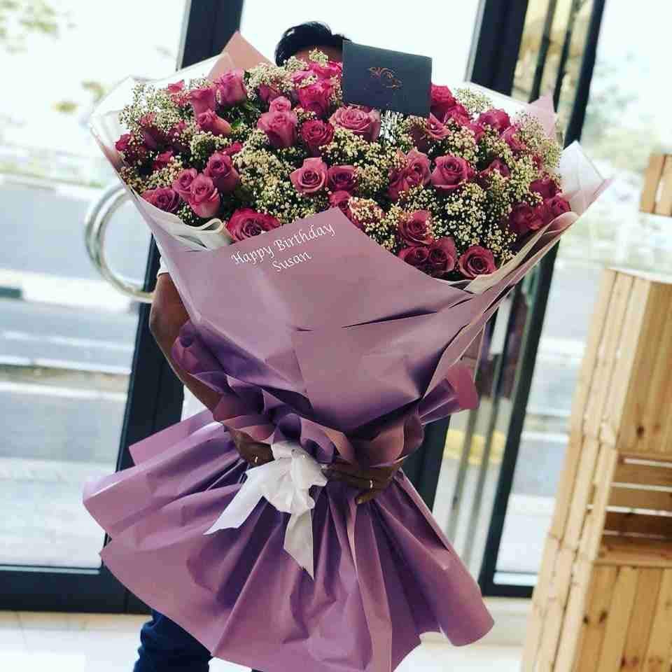Glamour Rose لبيع الزهور
كبوتيك لبيع الزهور في دبي، فإن جلامور روز Glamour Rose مهيأة لتفي بجميع احتياجاتكم من الأزهار. يصمم بائعو الأزهار لدينا باقات رائعة جاهزة لتختار منها. كما أنهم أكثر اس...