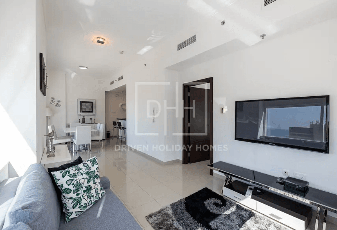 Bright and Spotless Home, Partial Sea