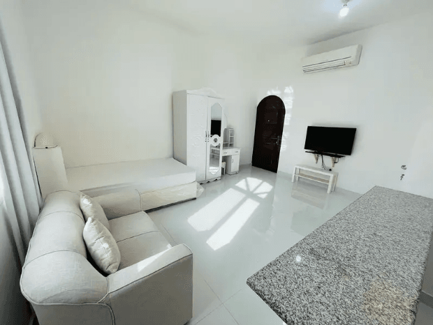 Luxury Brand-New Studio | W/ADDC Bills & Parking