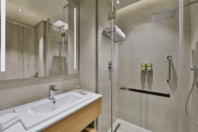 Brand New Studio Suite l Free breakfast l Fully Furnished