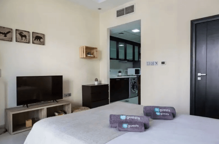 Homey ● Spacious Balcony ● Beach access