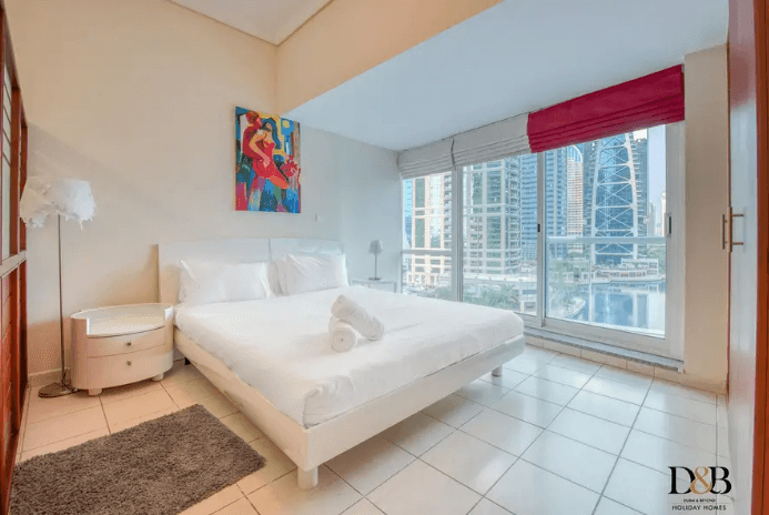 Spacious Studio with Stunning View and Near Metro