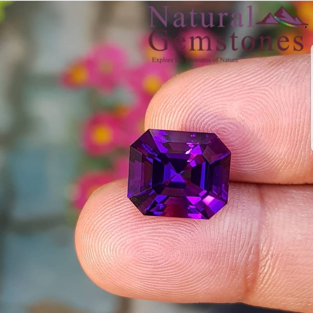 متجر أحجار كريمة دبي
هل تبحث عن مجوهرات أصلية من الياقوت أو الزبرجد في دبي؟ توفر لك Natural Gemstones مجموعة شاملة من مختلف الأحجار الكريمة وشبه الكريمة في الإمارات العربية المتحدة. نقدم مجموعة كبيرة...