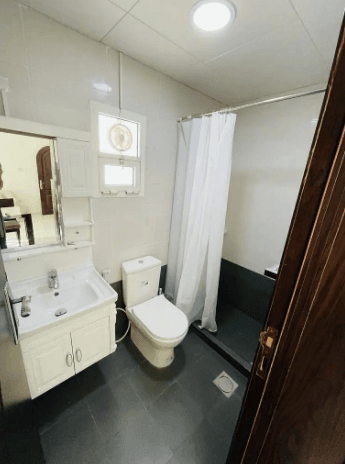 Luxury Brand-New Studio | W/ADDC Bills & Parking