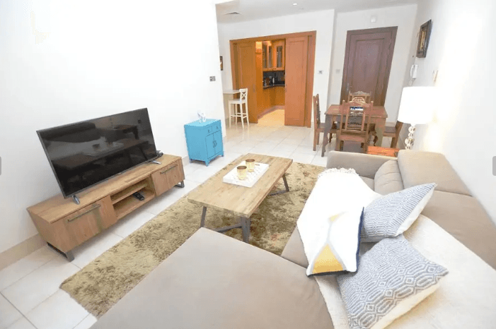 UNIQUE OPPORTUNITY TO RENT A 1BR GARDEN HOUSE ON OLD TOWN, DOWN TOWN!!!