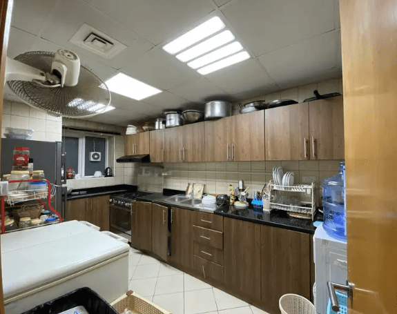 FULLY FURNISHED MASTEROOM AVAILABLE ON MONTHLY BASIS