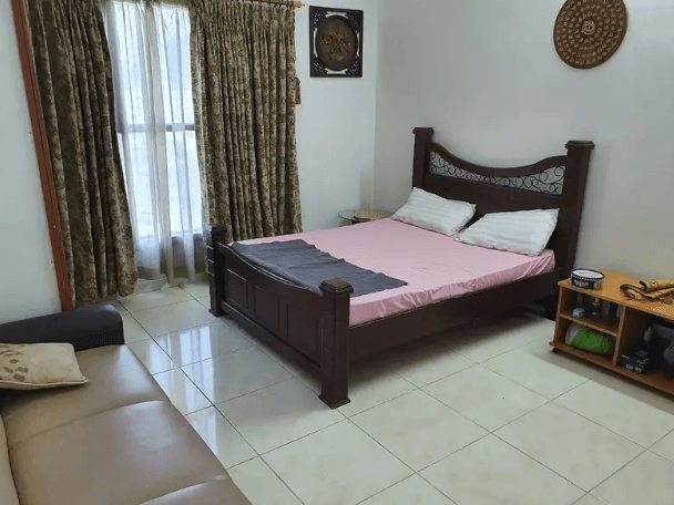 ONE BEDROOM AVAIABLE IN SHARING BASIC FOR FAMILY OR LADIES ONLY AED 1500 PER MONTH
BEDROOM AVAIABLE SHIRING BASIC AED 1500 PER MONTH ONLY FOR LADIES OR FAMILY NEAT AND CLEAN