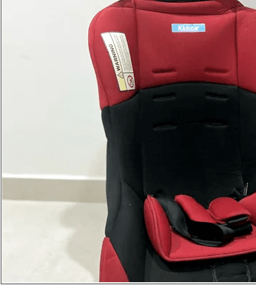 kids car seat ( matches all cars ) in perfect condition
good as new Barely any damages used only for 2 years Very clean and tidy Suitable for Seat pillow is available