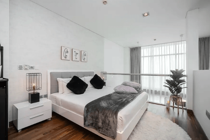 Spectacular ● Great View ● High Floor
Spacious duplex apartment on 21st floor with an incredible panoramic city view, fully furnished and designed with elegance and attention to the details. Located...