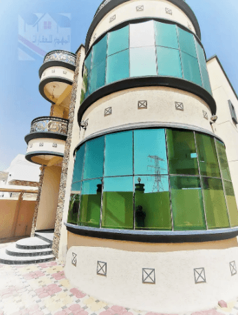 New villa directly on the main street, different modern design Ladder to roof
Directly on the main street, an internal staircase for the roof, a large building area, a European design villa for sale,...