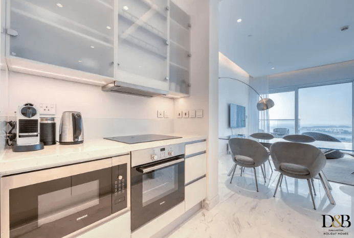 One of a kind 2 bedroom in One JBR with BREATHTAKING view
This special, one of a kind two bedroom apartment is for those who would like experience Dubai in luxury! The modernly designed apartment make...