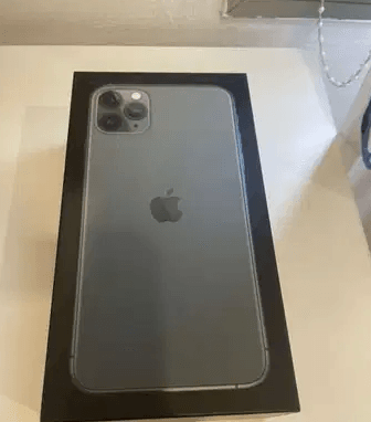Iphone 11 pro max 64 gb color green
ايفون 11 برو ماكس 64 جيجا اللون اخضر
كامل اغراضه مع الكرتون اصلي نظيف جدا جدا