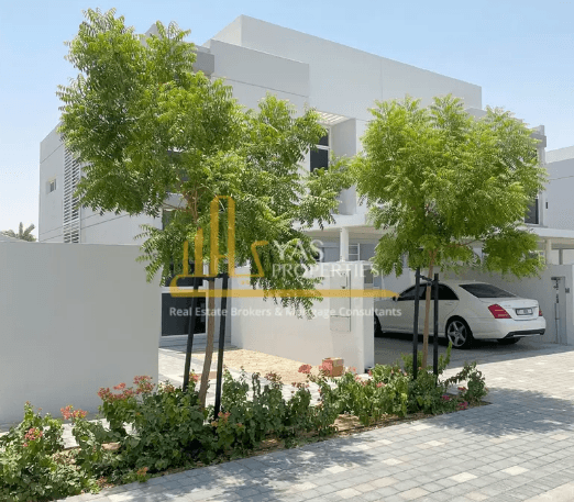 Contemporary 4 Bedroom, On Pool and Park !!!
Yas properties is proud to present you 4 bedroom Semi Detached located in the first phase of Arabella.
The property details are as follows:-
* 4 bedroo...
