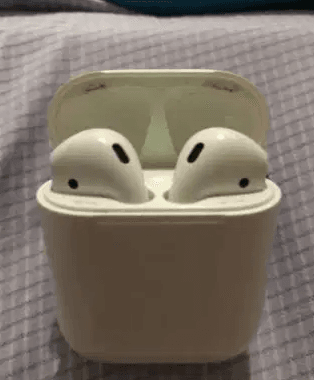 AirPod 1for sale
right side not working properly it’s working good
