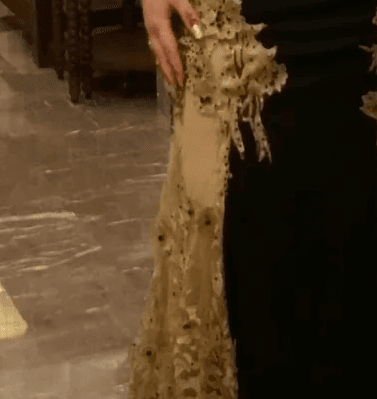Very elegant evening dress size 18
Gold and Black, Size 18, has black stones....bought it from Arabian center Quattro shop....original price was 3500 dhs...I wear it only once on a wedding...+ small g...