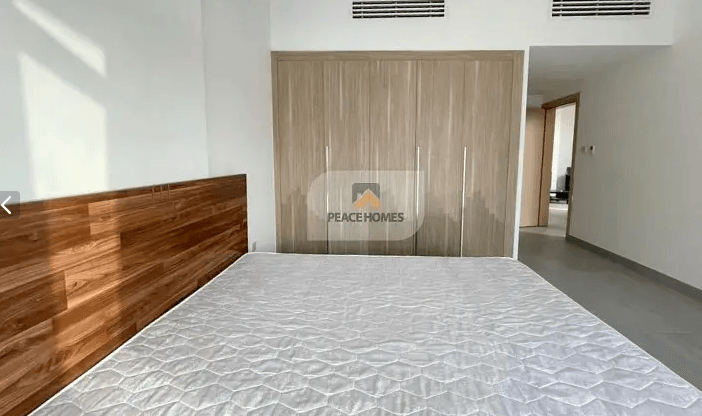 READY TO MOVE | FUNCTIONAL SPACE | BEST PRICE | OWN WITH US NOW
SHAMAL WAVES, JUMEIRAH VILLAGE CIRCLE.
Apartment Details:
*Two Bedroom
*Three Bathroom
*Spacious
*Ready To Move
Situated in the hear...