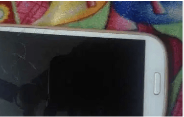 سامسونج S3 و هواوي y5ii
بحاله الجديد منور و كل حاجه بس التاتش فاصل و هواوي y5ii بس عاوز نص