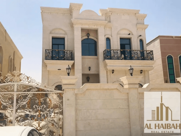 5 Bed Villa For Sale
For sale on the asphalt street directly
A personal building villa
special location
Directly from the owner
Without commission
Without a down payment
. . . . . . . . . . . . . .
L...