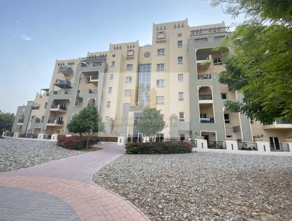 BUY AND LIVE IN - 3 BED IN AL THAMAM - REMRAAM
Shoaib Real Estate offers you this well presented Super Spacious Luxury 3 Bedroom located in Al Thamam Remraam.
3 Bedroom Apartment...