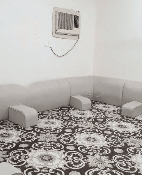 شقة مفروشة بالعمودي بجوار مسجد الشريعة
