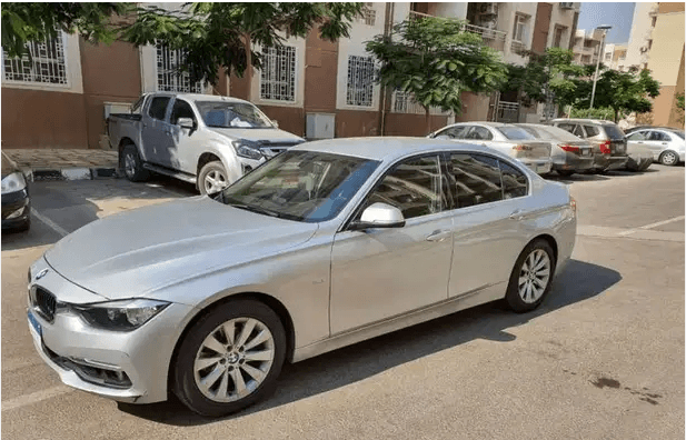 BMW 318 luxury 2016