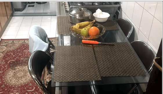طاولة سفرة للبيع بغرض السفر