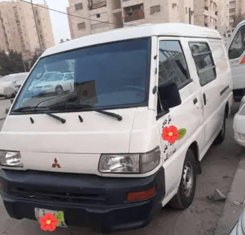 FOR sale Mitsubishi half box model 2006