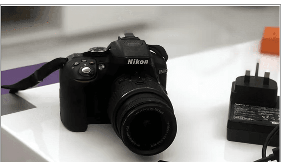 للبيع كاميرا نيكون d5300 مع جميع ملحقاتها