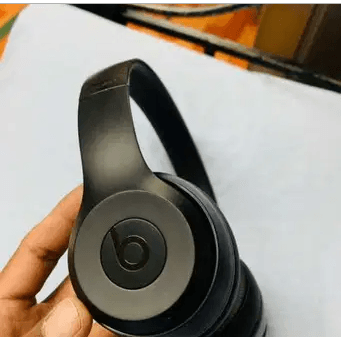 Beats solo 3 wireless headphone
