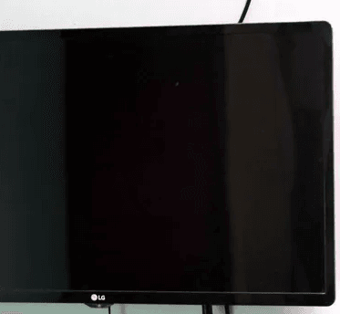 شاشة LG للبيع 32 بوصة استعمال خفيف جدا
