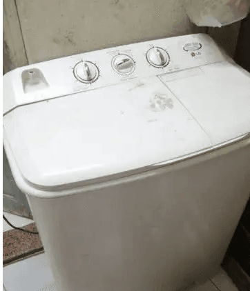 للبيع غسالة lg 3 كيلو وانبوبة بالمنظم