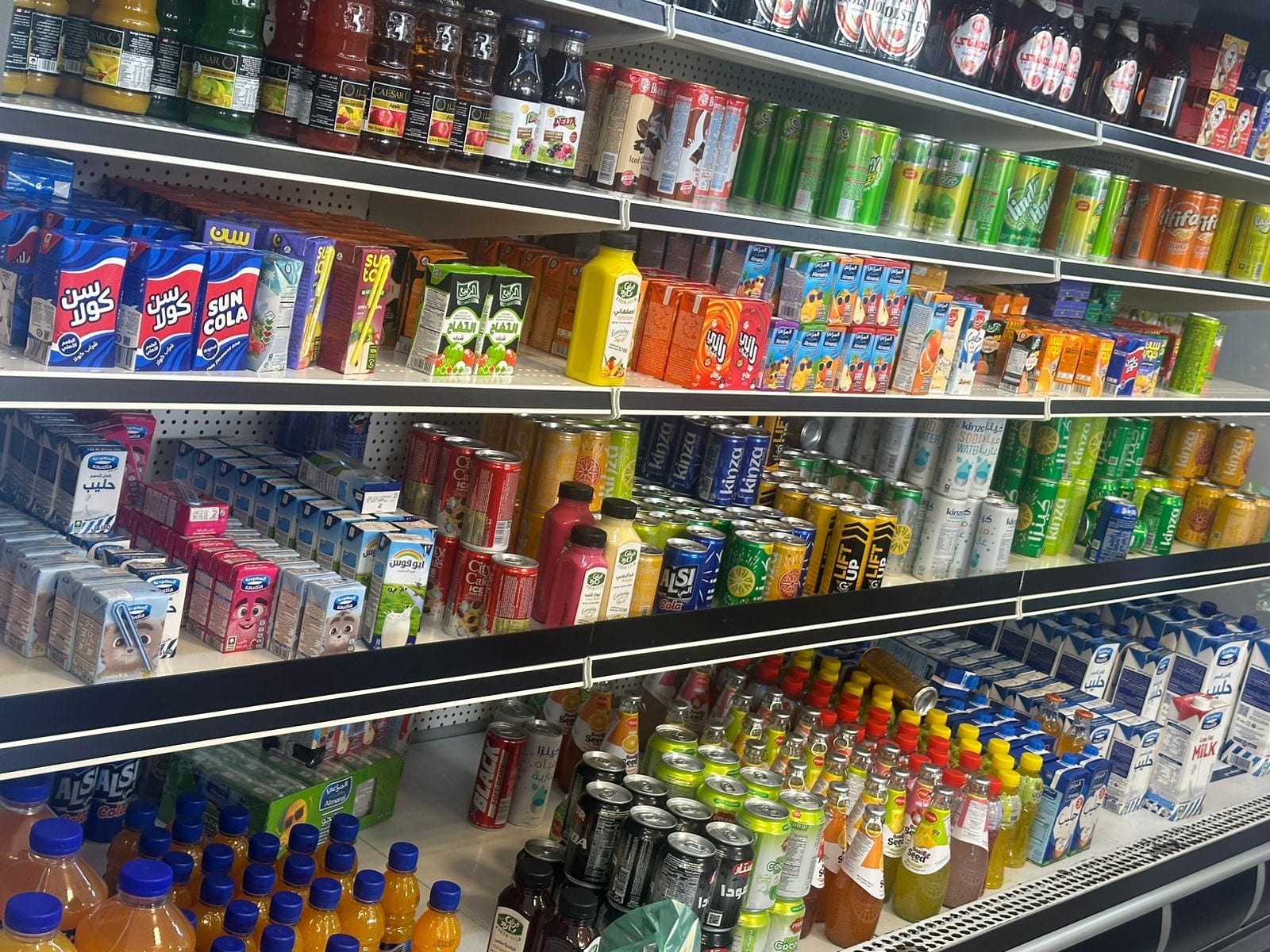 محل تموينات للتقبيل بجدة حي النزهة شامل البضاعة والاجهزة